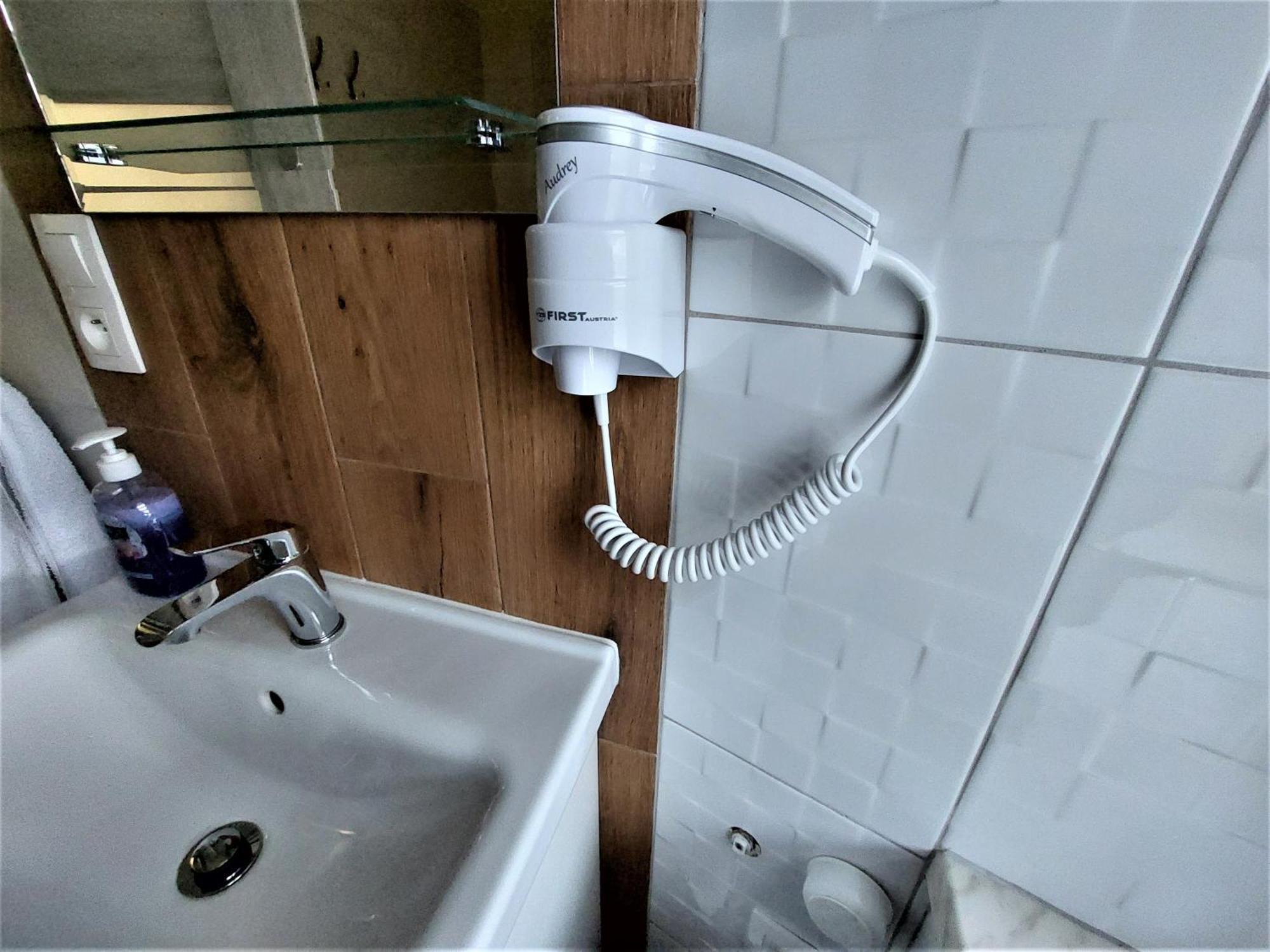 Maja Pokoje Z Widokiem Kameralna Agroturystyka Na Pogorzu Izerskim Z Sauna I Jacuzzi (Adults Only) Mirsk Dış mekan fotoğraf